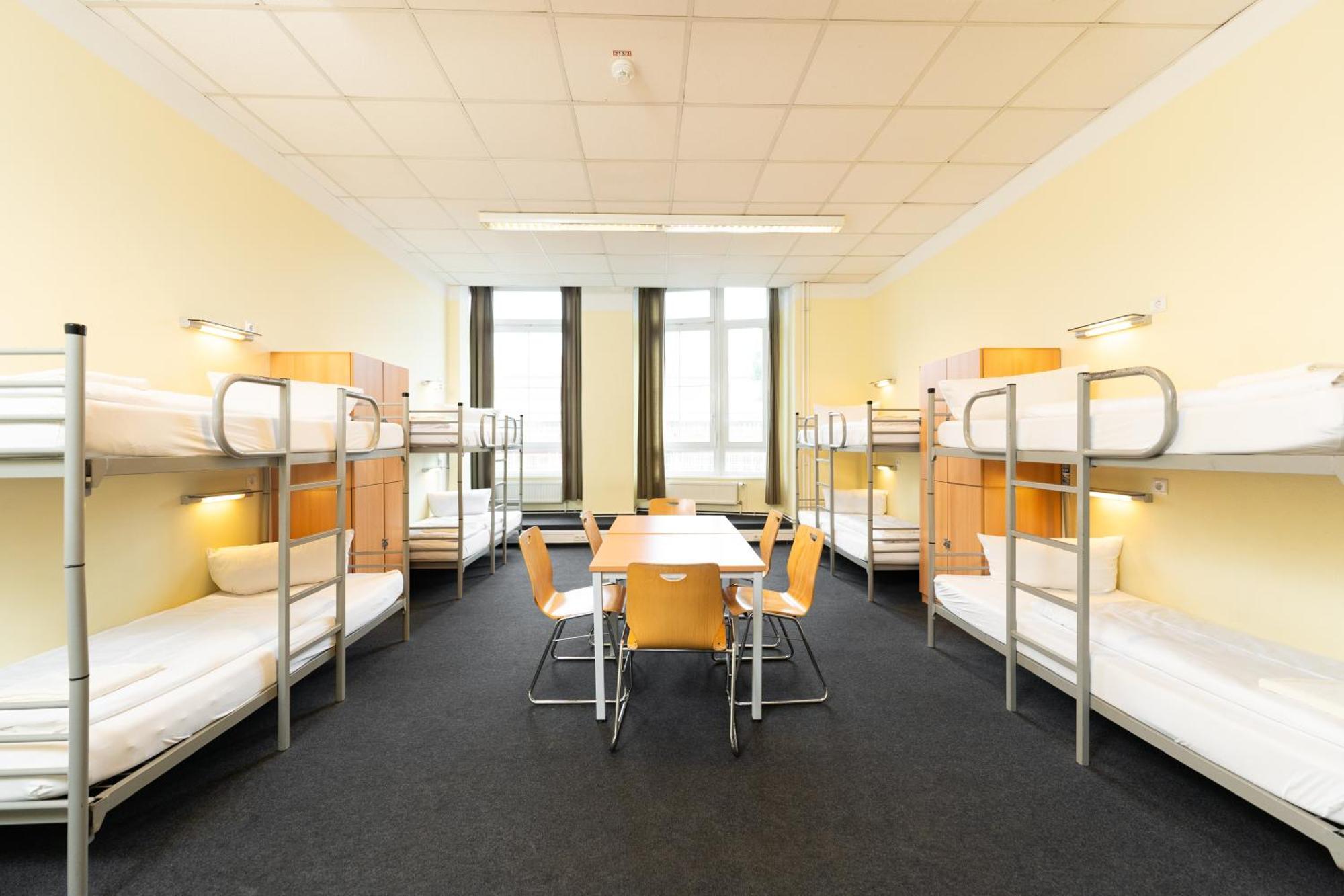 8-Bed Room,1549658917:JPEG